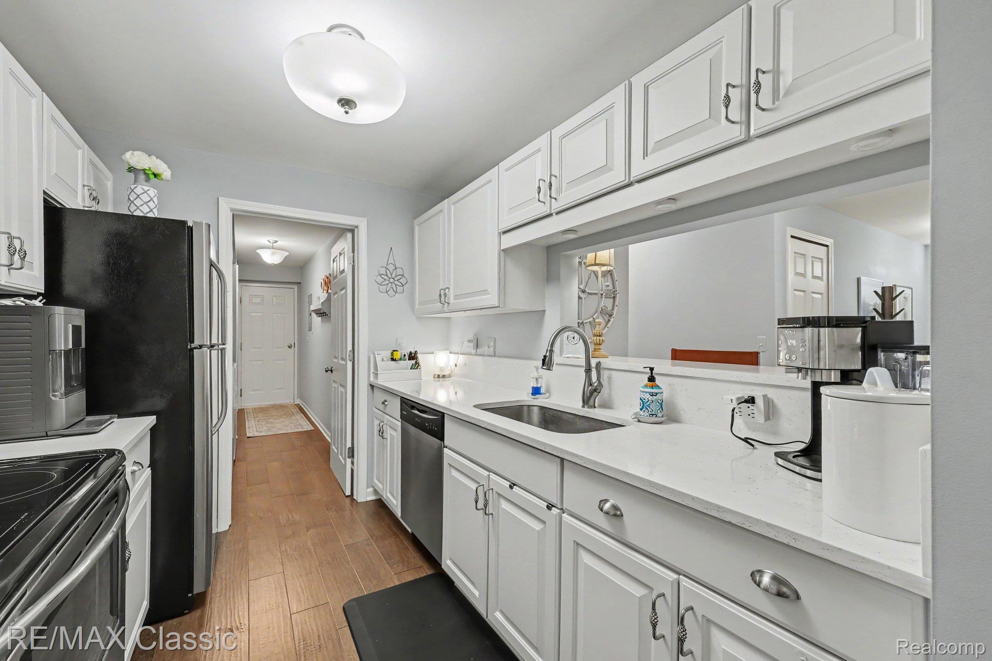 3626 Oakmonte Boulevard Rochester, MI 48306 - Photo 11 of 34 file_7831.jpg