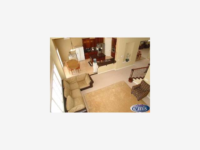 626 Lan Way Ripon, CA 95366 - Photo 4 of 12 a picture of a living room with a couch
