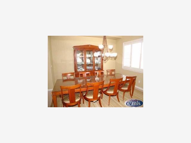 626 Lan Way Ripon, CA 95366 - Photo 5 of 12 a view of a dining room with furniture