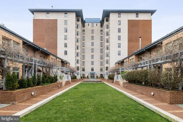 $749,500 | 1900 Hamilton Street, Unit D19, Philadelphia, PA 19130