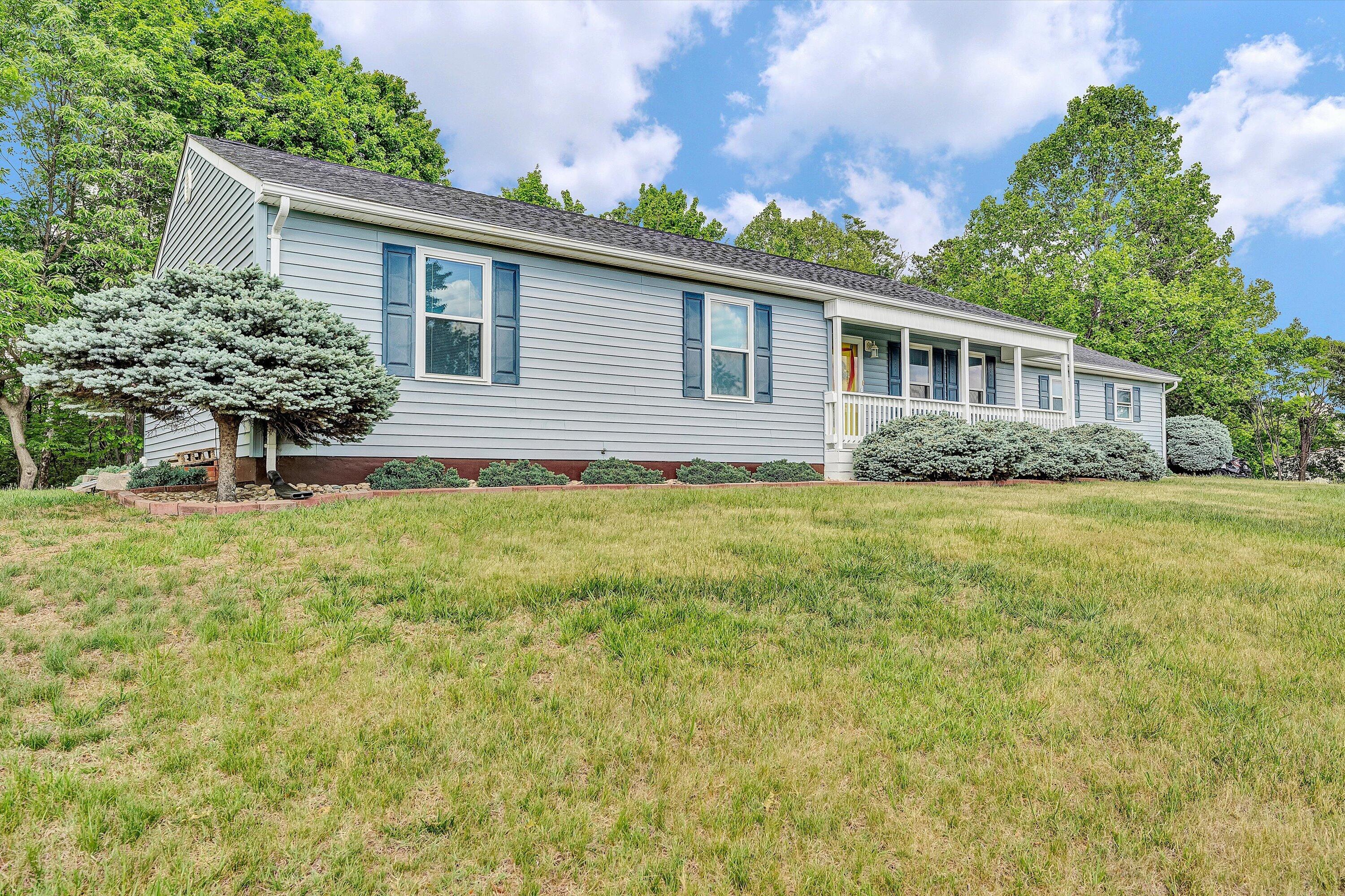 1530 Graybill Road Northwest Roanoke, VA 24017 - Photo 3 of 32 03-SGP-05134
