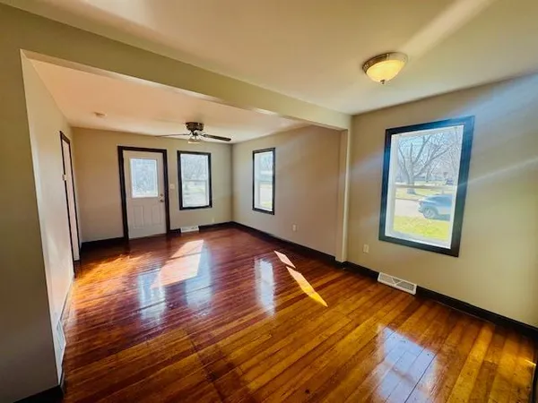 $85,000 | 316 Lawrence Street, Marshall, MN 56258