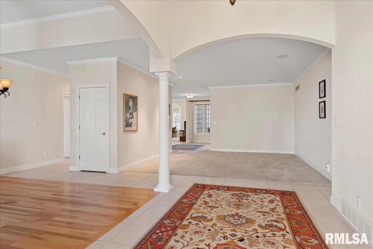 6209 MacKenzie Place Springfield, IL 62711 - Photo 4 of 46