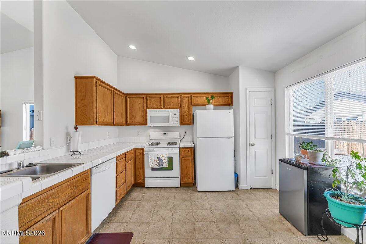 2202 Ellice Way Fernley, NV 89408 - Photo 9 of 22 10-2202 Ellice Wy Fernley NV 89408 (10 o
