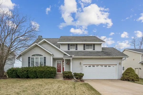 $299,900 | 3222 Tower Court, Clinton, IA 52732