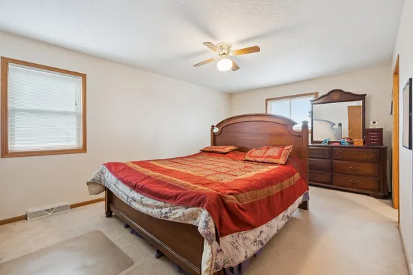 $299,900 | 3222 Tower Court, Clinton, IA 52732