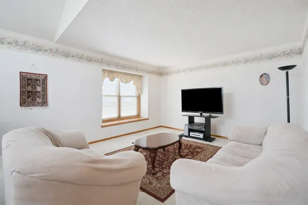$299,900 | 3222 Tower Court, Clinton, IA 52732