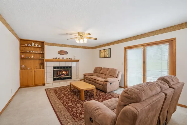 $299,900 | 3222 Tower Court, Clinton, IA 52732