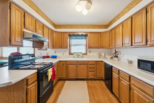 $299,900 | 3222 Tower Court, Clinton, IA 52732