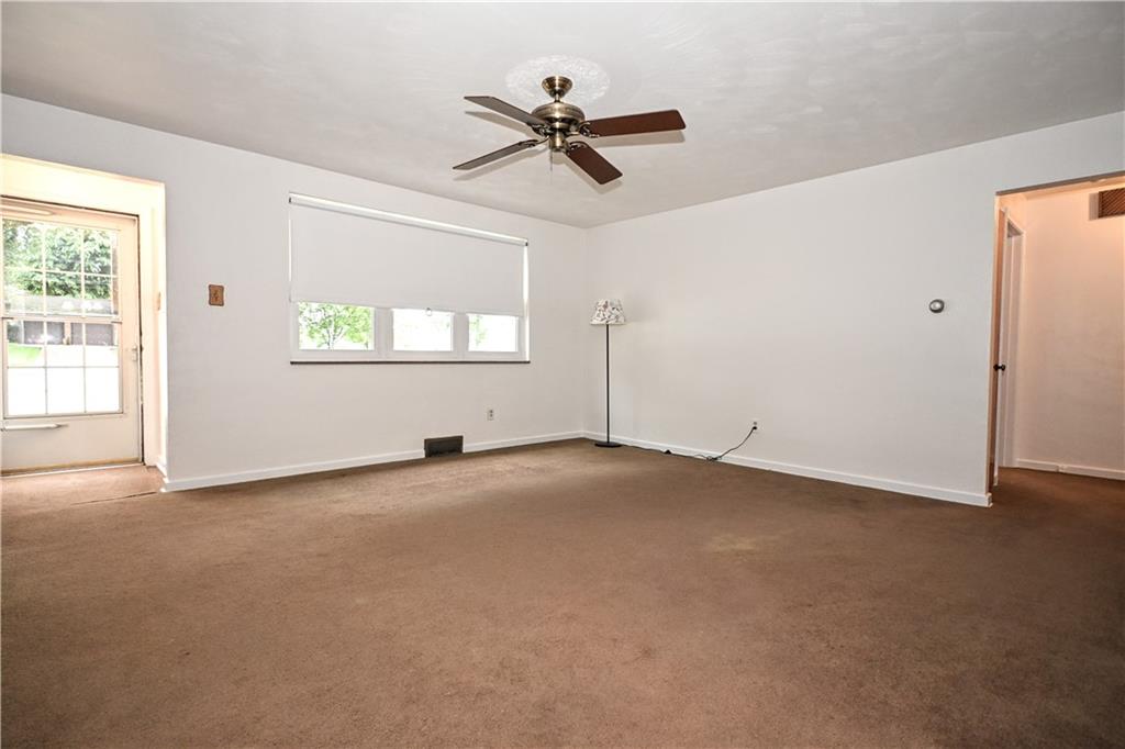 2105 Ridge Road McKeesport, PA 15135 - Photo 7 of 44