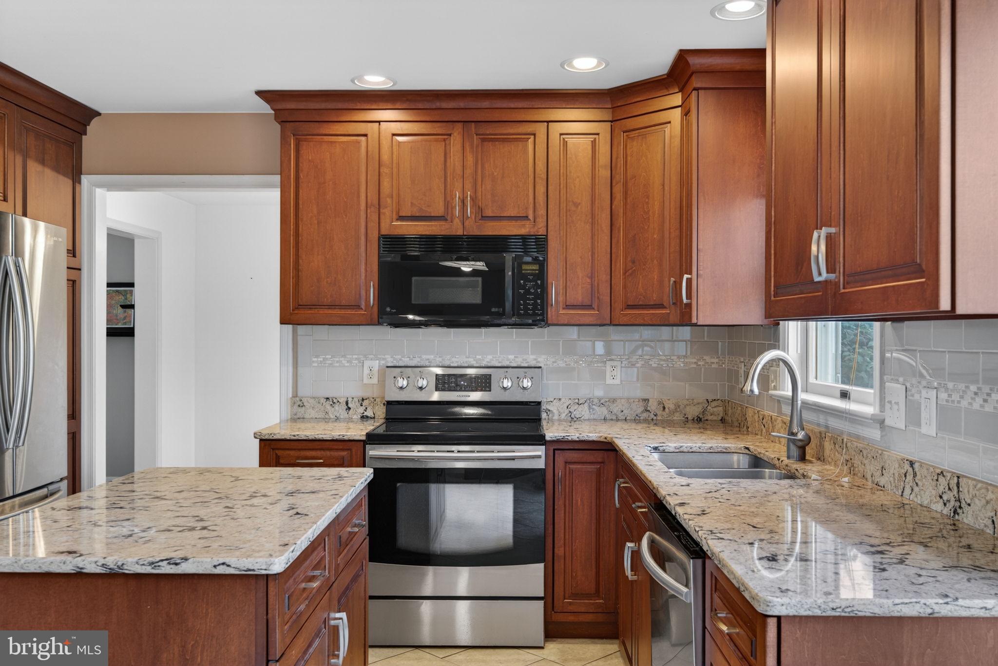 30 Red Maple Circle Palmyra, PA 17078 - Photo 6 of 38 Appliances incl DW, stove microwave & refrigerator