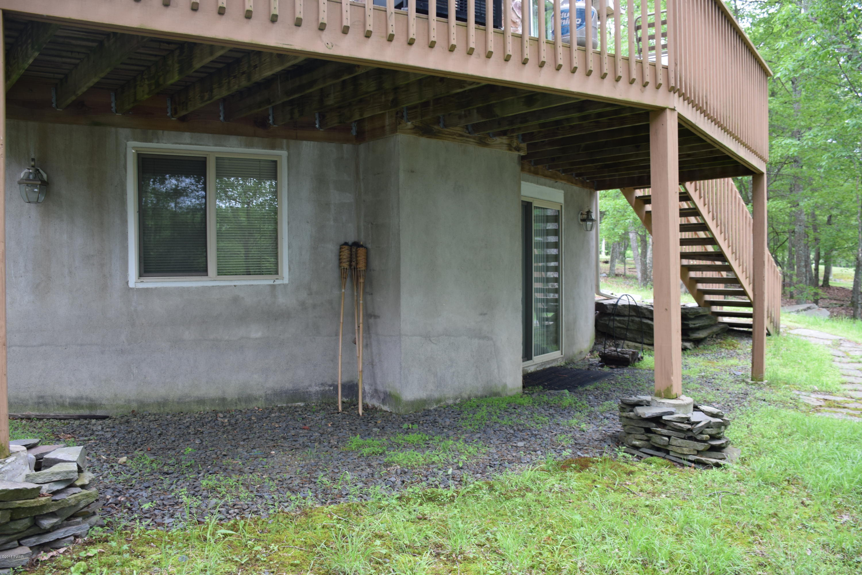 109 Mockingbird Court Bushkill, PA 18324 - Photo 9 of 54