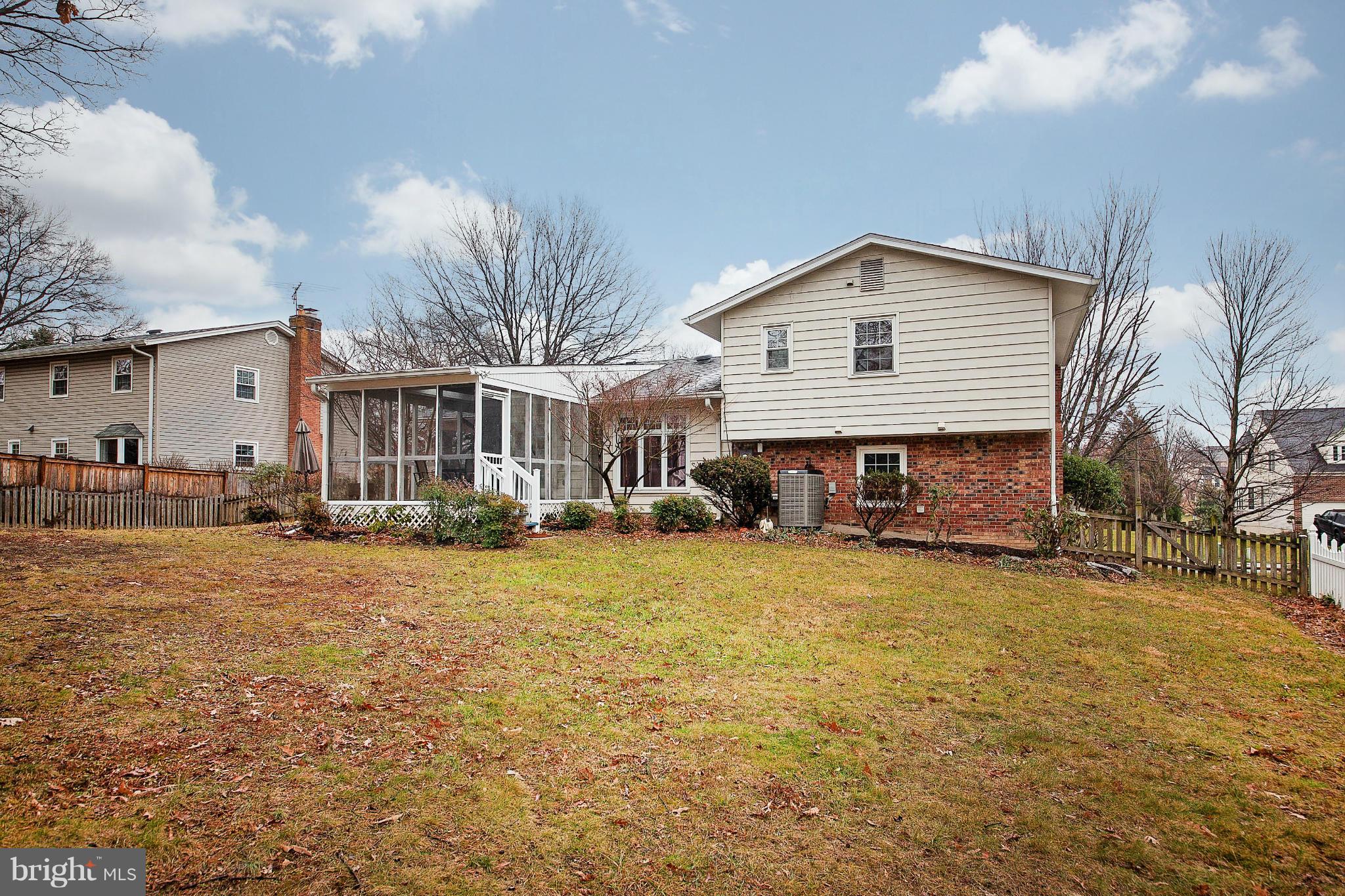 1934 Byrd Road Vienna, VA 22182 - Photo 19 of 30 Exterior (Rear)