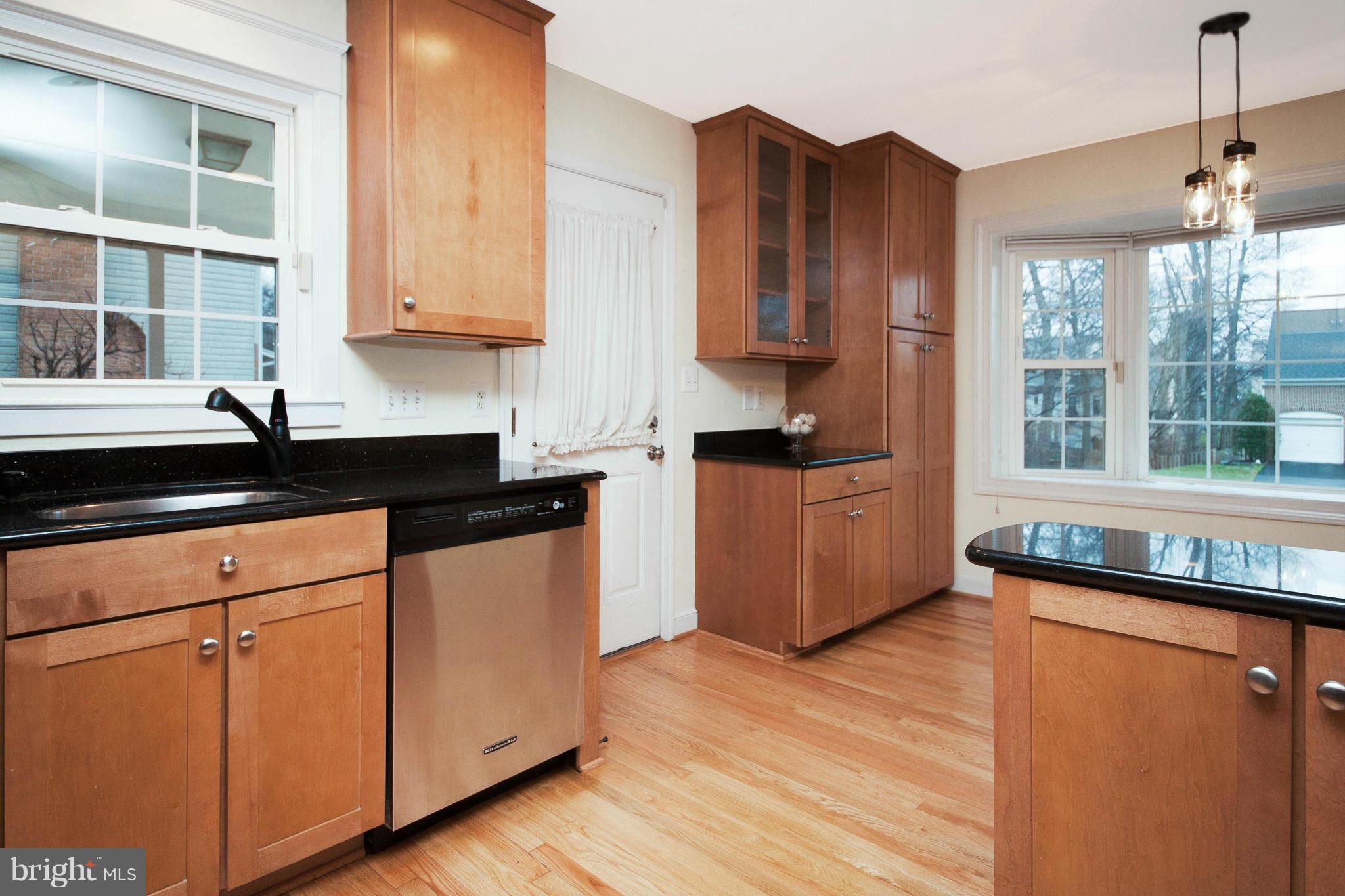 1934 Byrd Road Vienna, VA 22182 - Photo 20 of 30 Kitchen