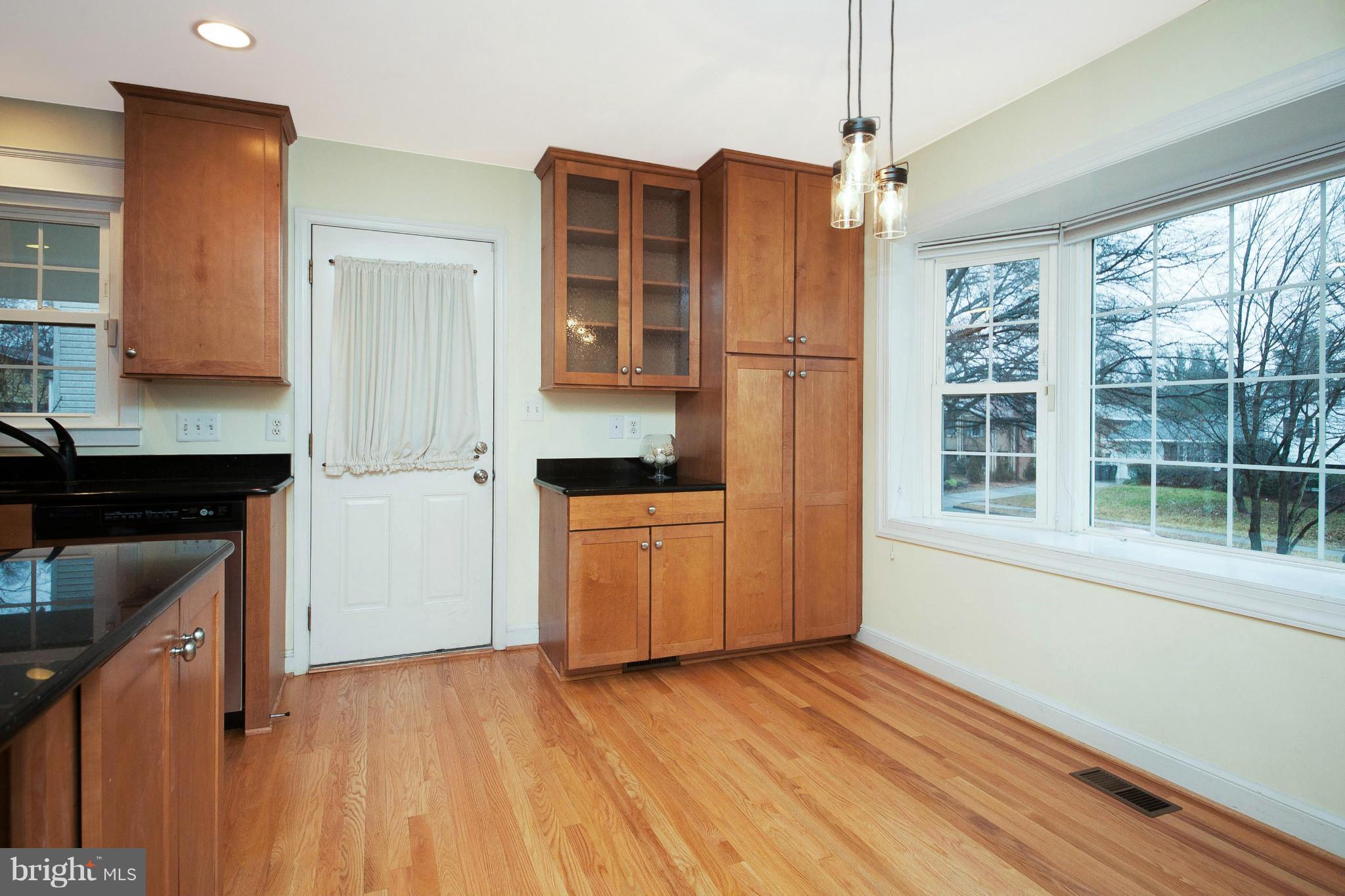 1934 Byrd Road Vienna, VA 22182 - Photo 21 of 30 Kitchen
