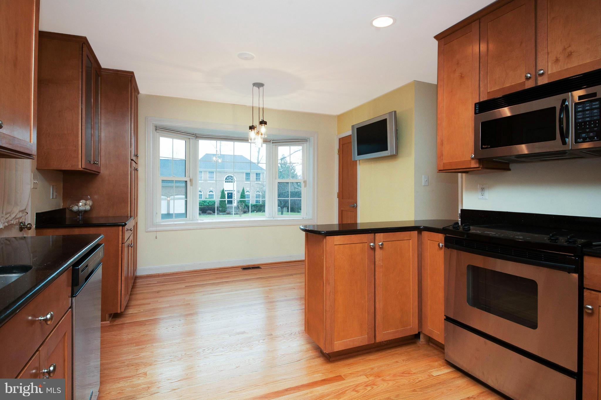 1934 Byrd Road Vienna, VA 22182 - Photo 22 of 30 Kitchen