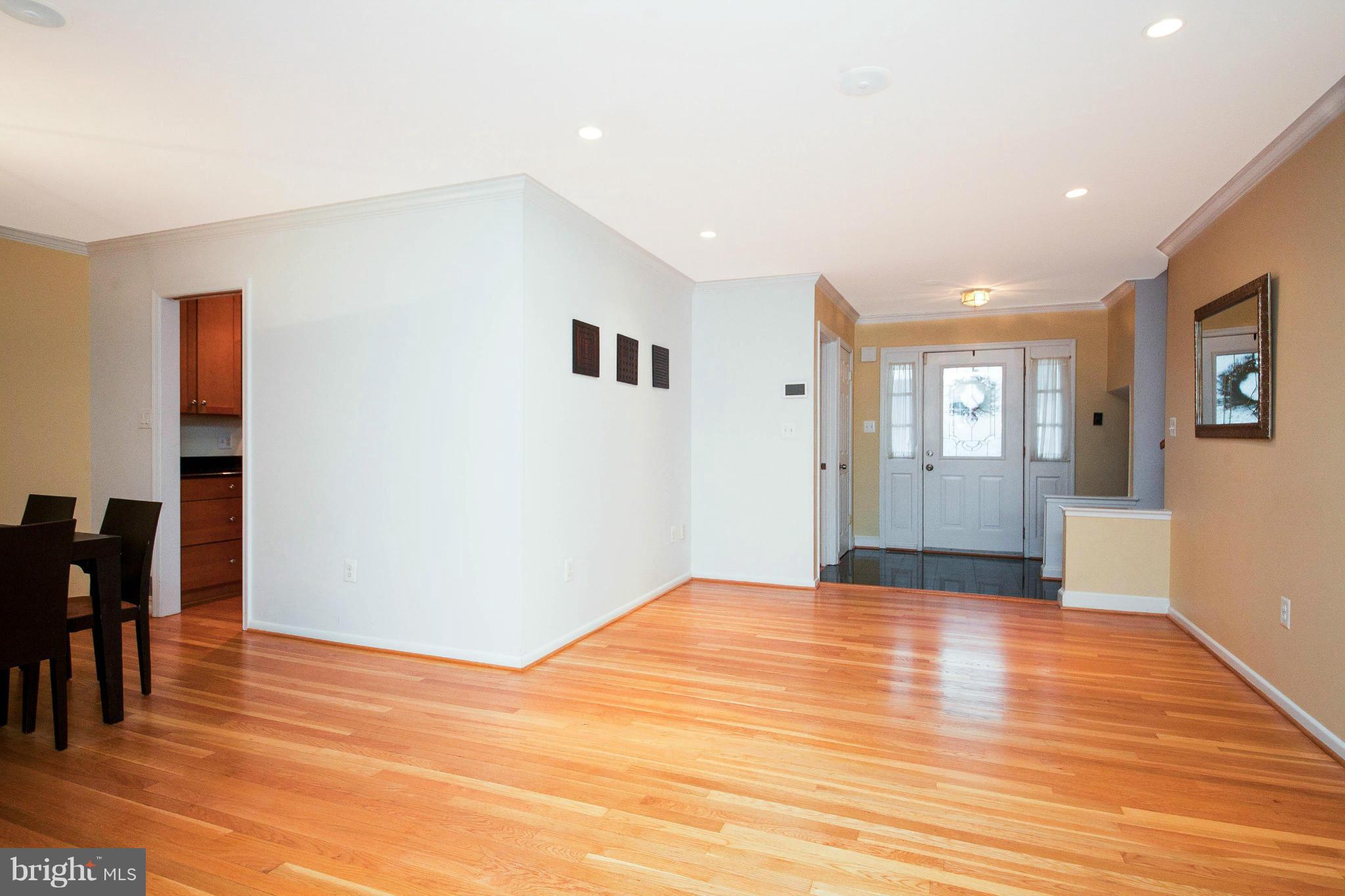 1934 Byrd Road Vienna, VA 22182 - Photo 5 of 30 Interior (General)