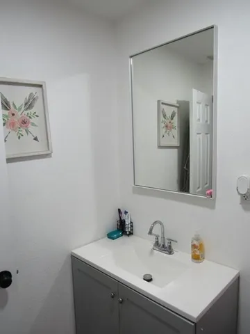 $350,000 | 166 Stanislaus Avenue, Oakdale, CA 95361