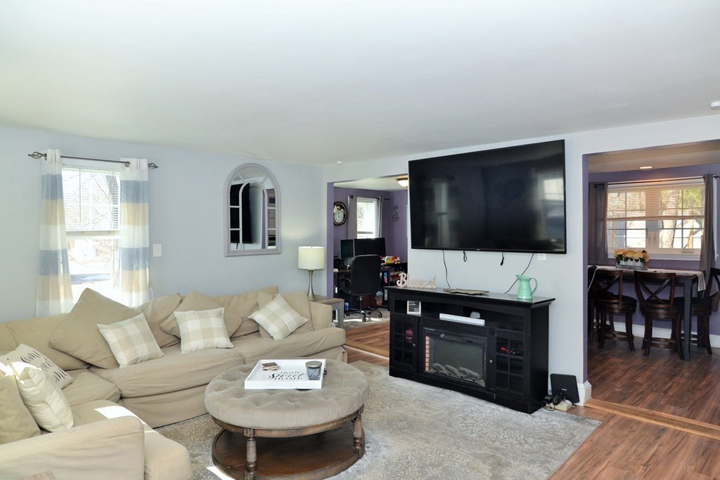 8 Pentucket Avenue Georgetown, MA 01833 - Photo 4 of 30 Gallery Image 4