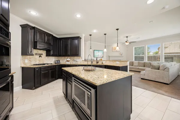 $3,900 | 9338 Taylor Cliff Lane, Cypress, TX 77433
