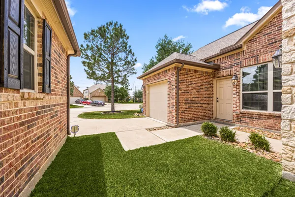 $3,900 | 9338 Taylor Cliff Lane, Cypress, TX 77433