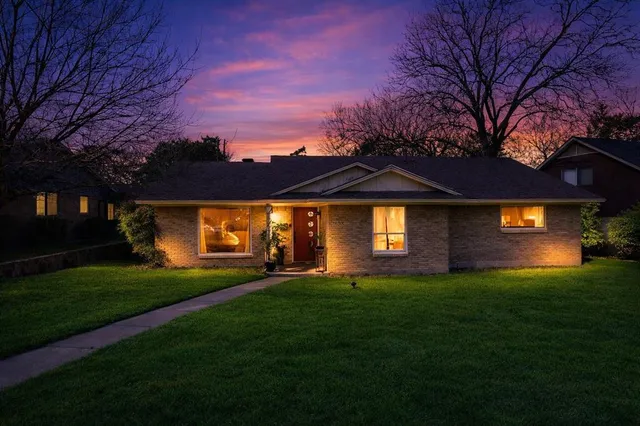 $2,750 | 1623 Hanging Cliff Drive, Dallas, TX 75224