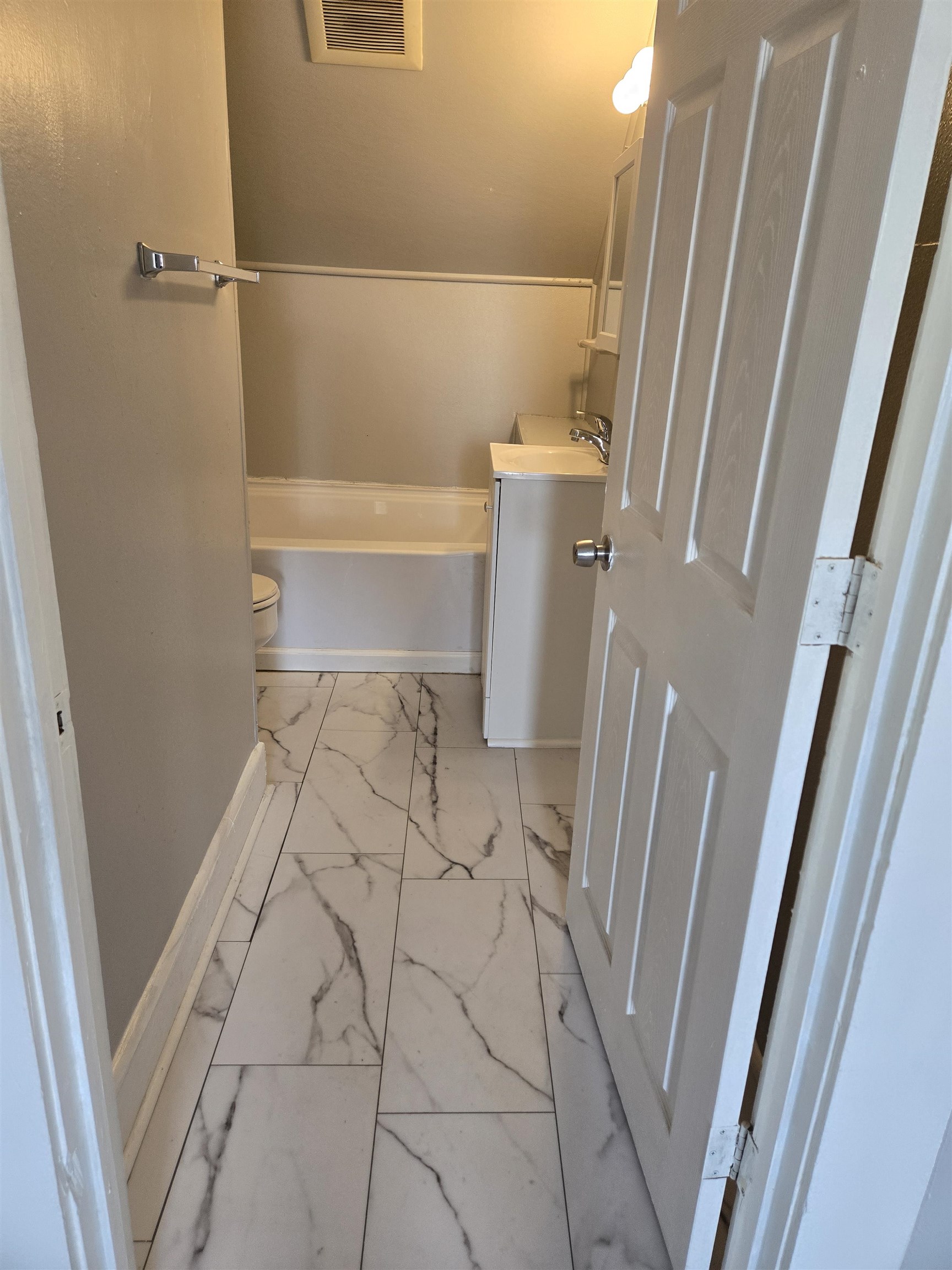 167 Spruce Street, Unit 3 Manchester, NH 03103 - Photo 4 of 8