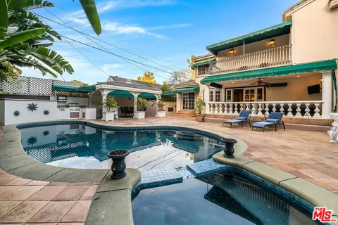 $2,995,000 | 4063 Benedict Canyon Drive, Sherman Oaks, CA 91423