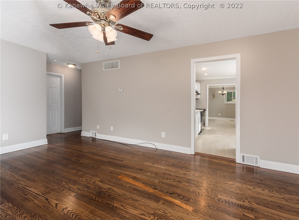 1194 Ashwood Road Charleston, WV 25314 - Photo 7 of 16 Gallery Image 7