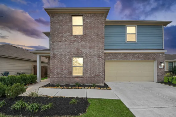 $2,475 | 2511 Shining Spur, Alvin, TX 77511