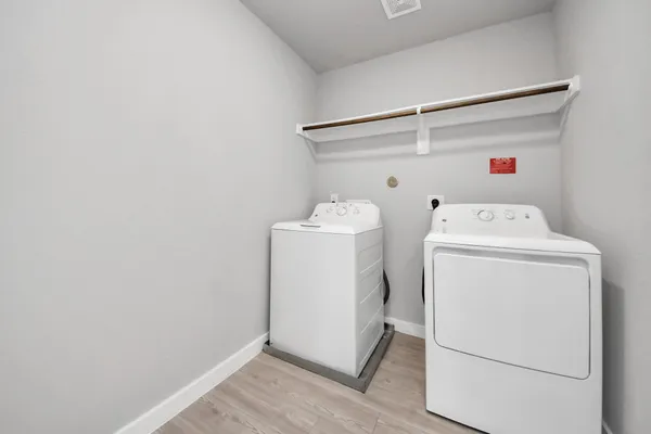 $2,475 | 2511 Shining Spur, Alvin, TX 77511