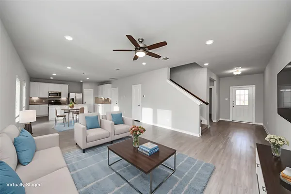 $2,475 | 2511 Shining Spur, Alvin, TX 77511