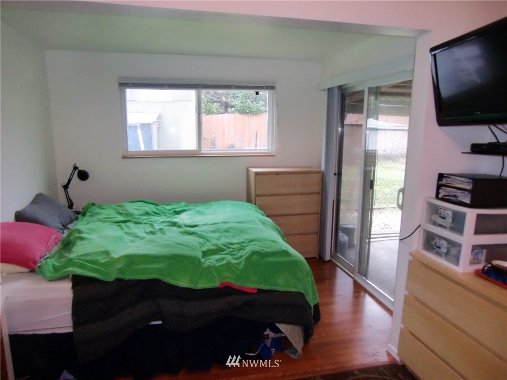 15834 Southeast 132nd Place Renton, WA 98059 - Photo 13 of 23 Gallery Image 13