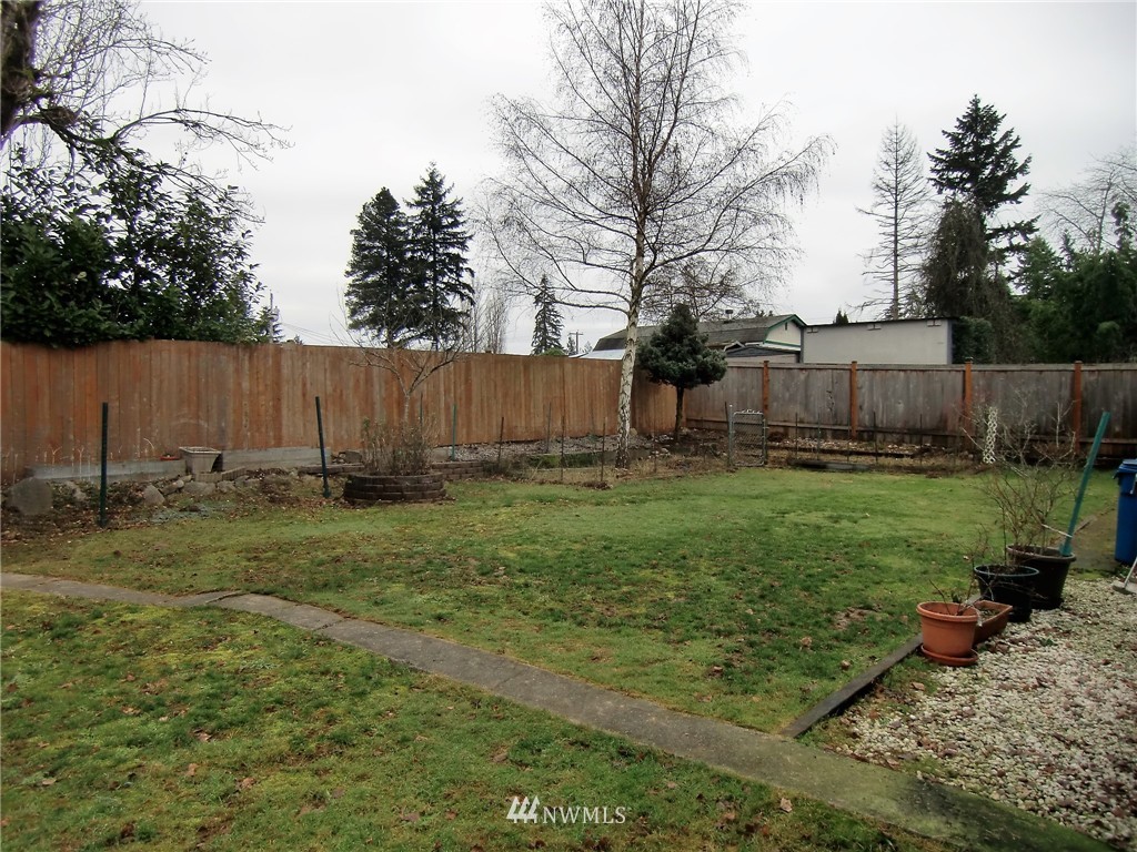 15834 Southeast 132nd Place Renton, WA 98059 - Photo 20 of 23 Gallery Image 20