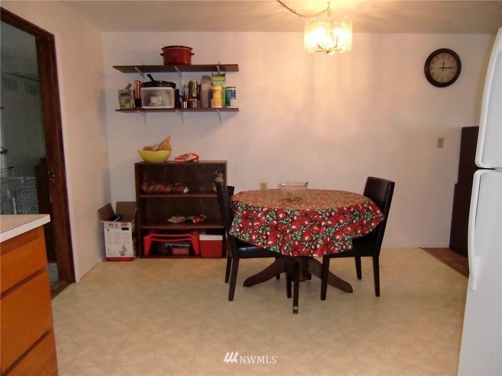 15834 Southeast 132nd Place Renton, WA 98059 - Photo 6 of 23 Gallery Image 6