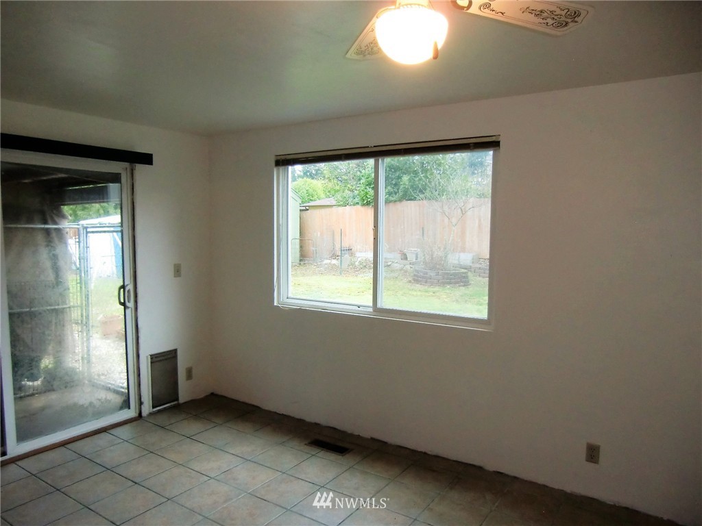15834 Southeast 132nd Place Renton, WA 98059 - Photo 9 of 23 Gallery Image 9