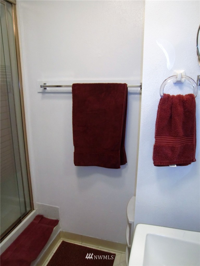 15834 Southeast 132nd Place Renton, WA 98059 - Photo 10 of 23 Gallery Image 10