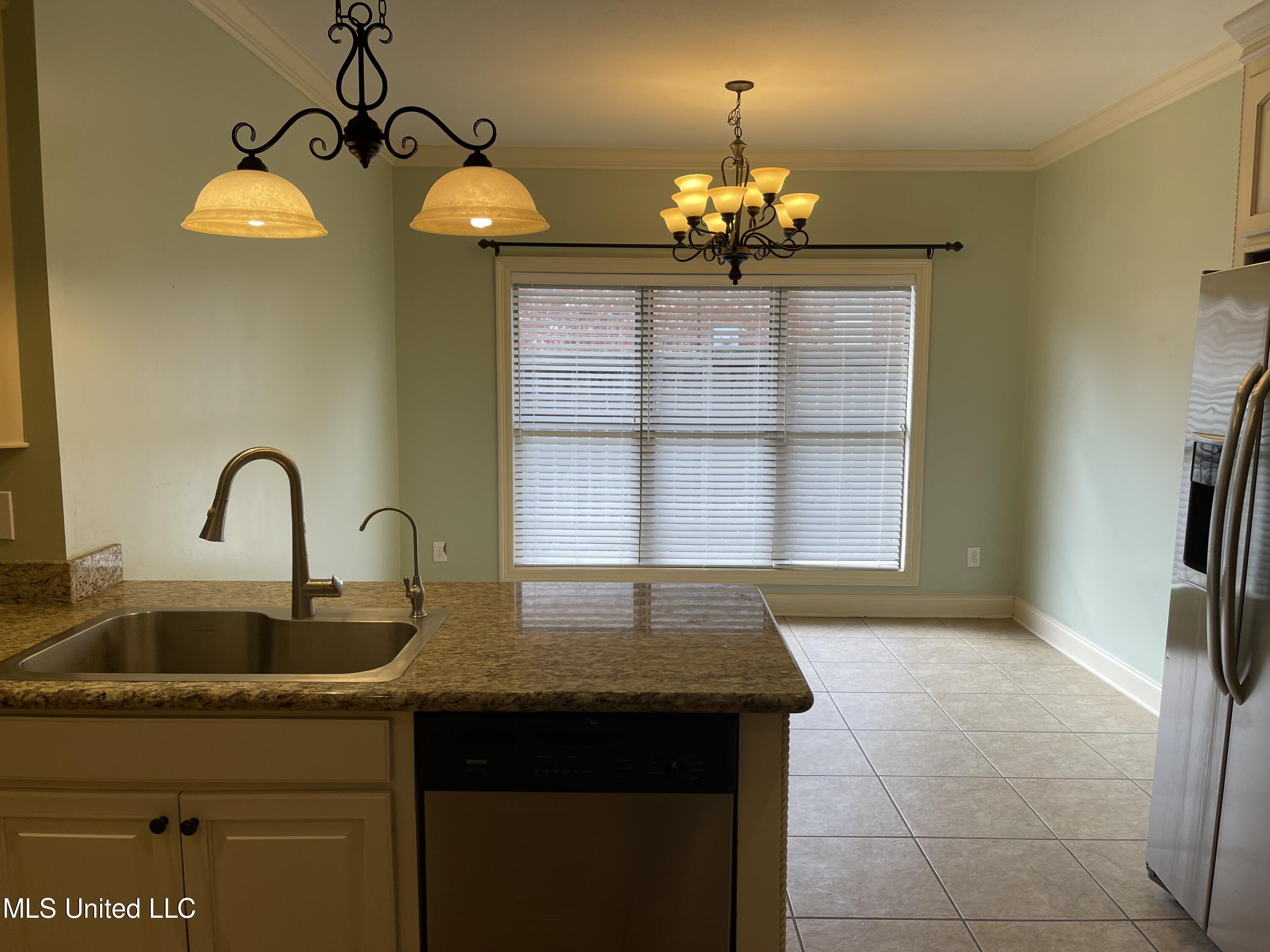 103 Hallmark Place Madison, MS 39110 - Photo 3 of 15 103 Hallmark (10)