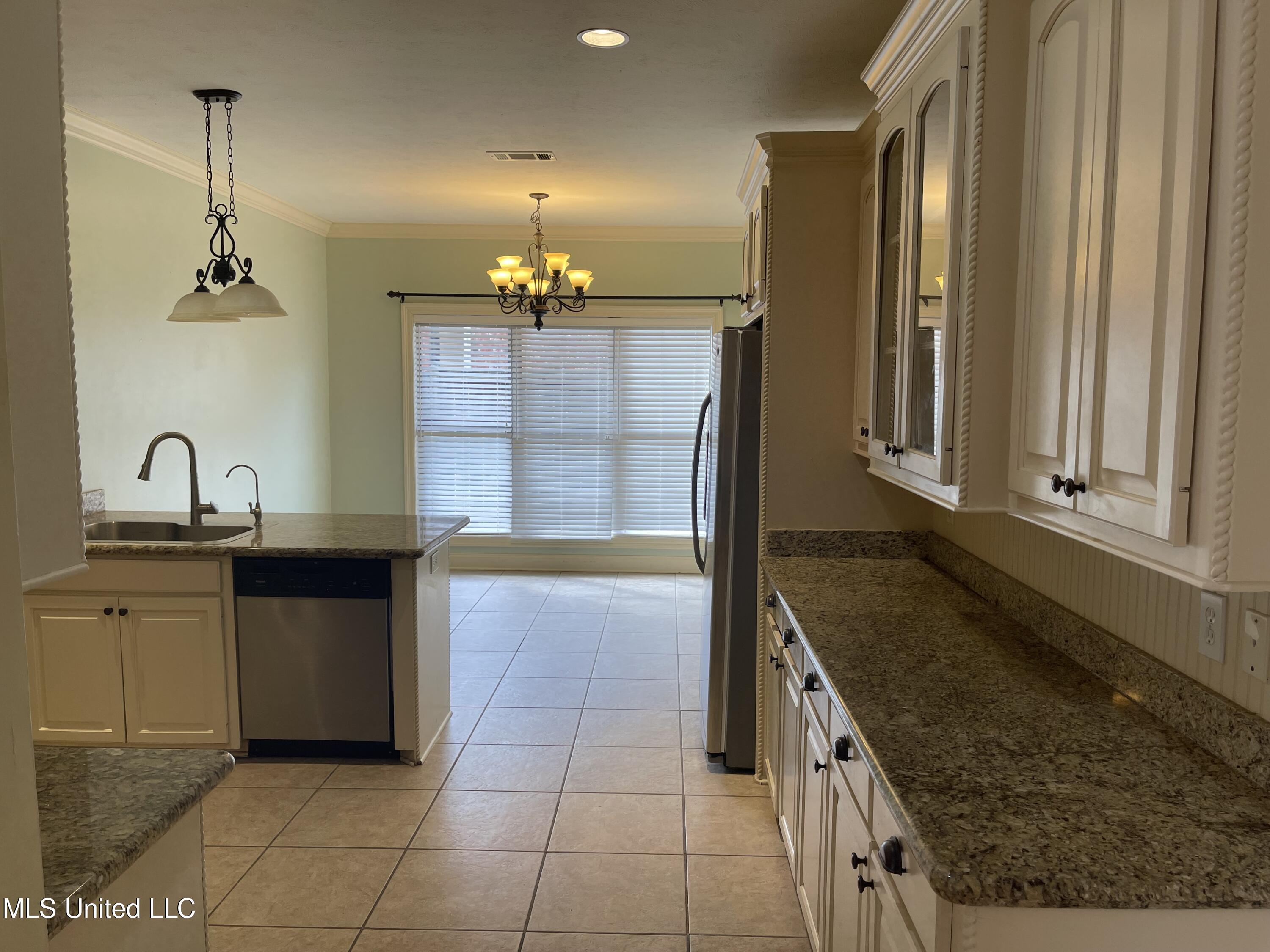 103 Hallmark Place Madison, MS 39110 - Photo 4 of 15 103 Hallmark (12)