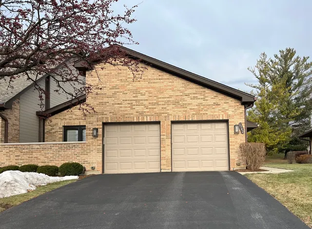 $475,000 | 1742 Pebble Beach Drive, Hoffman Estates, IL 60169