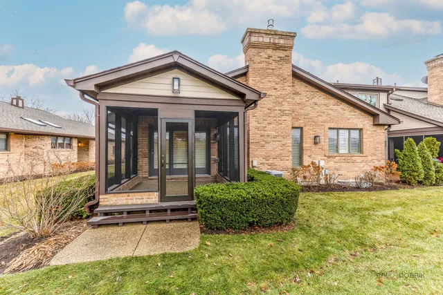 $475,000 | 1742 Pebble Beach Drive, Hoffman Estates, IL 60169