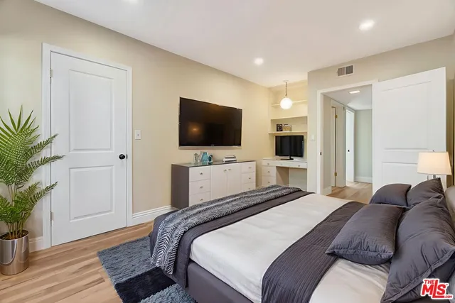 $13,950 | 16608 Park Ln Circle, Los Angeles, CA 90049