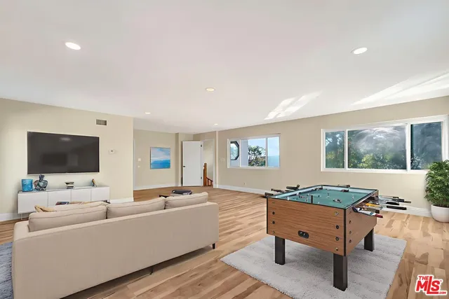 $13,950 | 16608 Park Ln Circle, Los Angeles, CA 90049