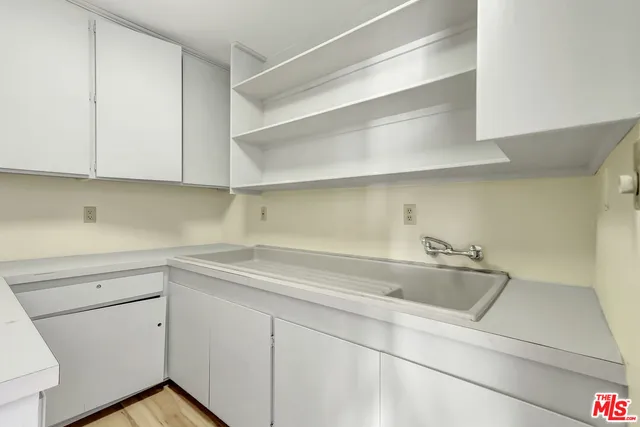 $13,950 | 16608 Park Ln Circle, Los Angeles, CA 90049