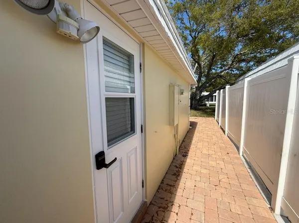 $2,195 | 5835 Tidewood Avenue, Unit 16, Sarasota, FL 34231