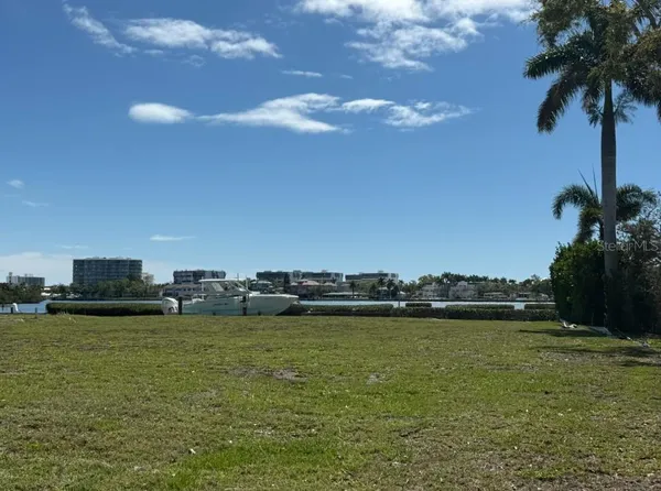 $2,195 | 5835 Tidewood Avenue, Unit 16, Sarasota, FL 34231