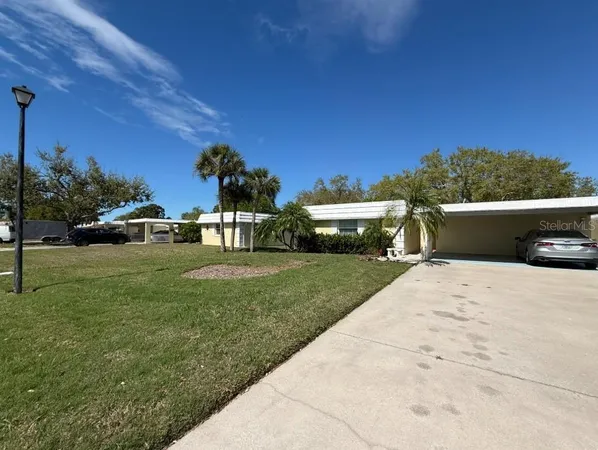 $2,195 | 5835 Tidewood Avenue, Unit 16, Sarasota, FL 34231