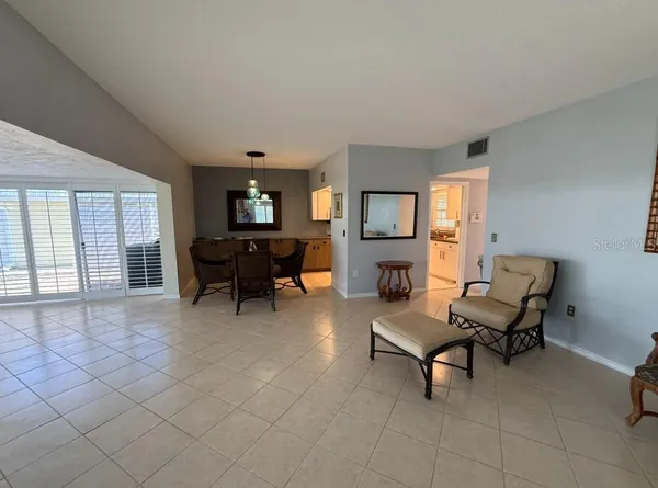 $2,195 | 5835 Tidewood Avenue, Unit 16, Sarasota, FL 34231