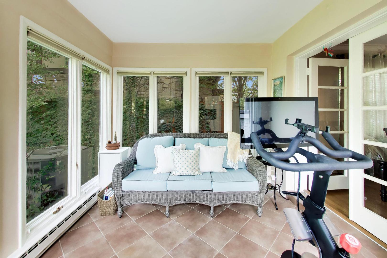 1020 Pontiac Road Wilmette, IL 60091 - Photo 11 of 33 Gallery Image 11
