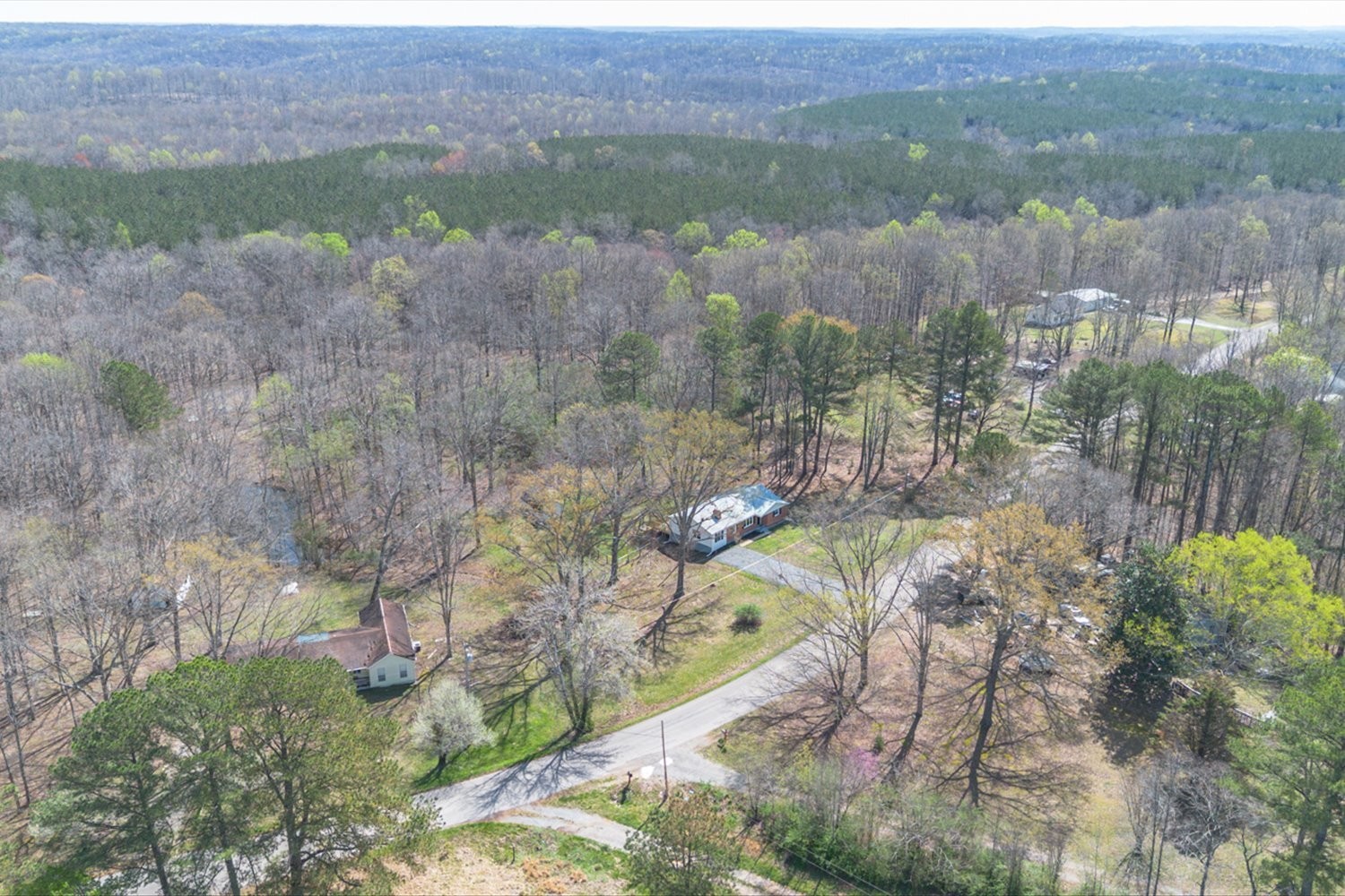 2540 Grays Bend Road Centerville, TN 37033 - Photo 17 of 48 a view of a lake with mountain